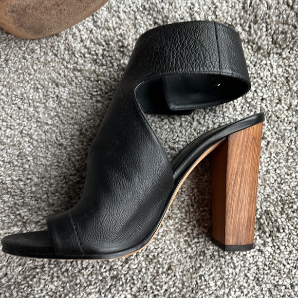 Vince Addie Block Heels (so comfortable!) - Picture 5 of 8